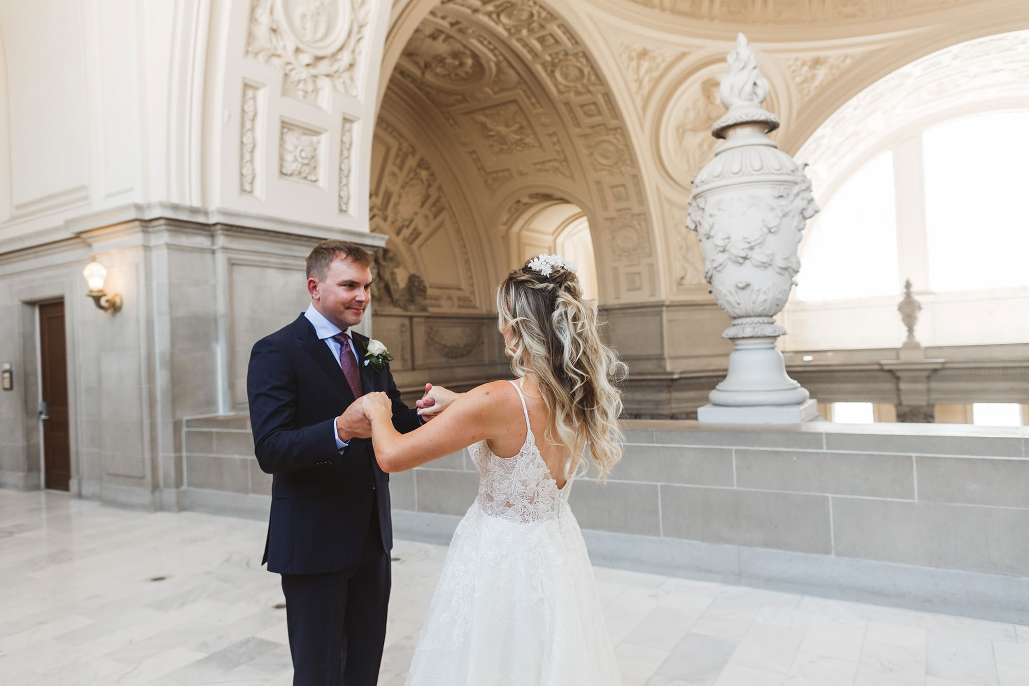 how to have first look at san Francisco city hall wedding ceremony